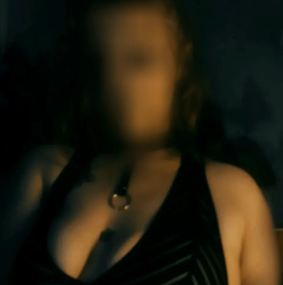 Lauren, 29